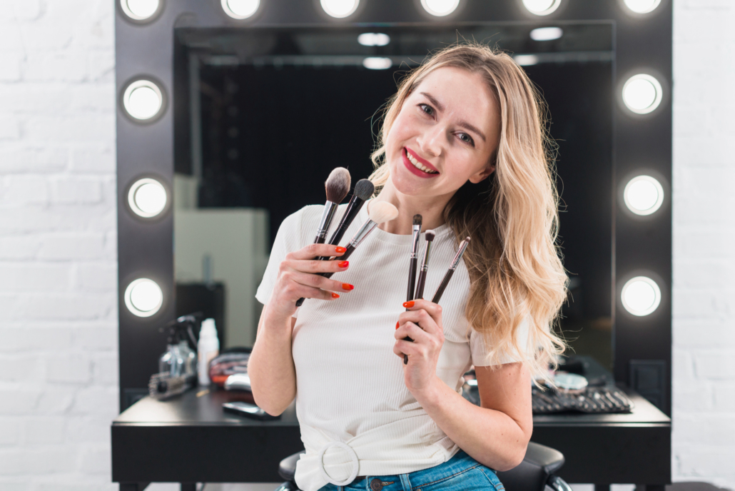 Descoperă frumusețea și oportunitățile unui curs de make-up